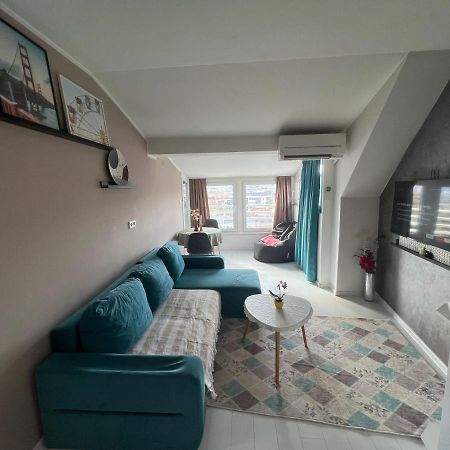 Town Place Apartment Kurdzhali Bagian luar foto