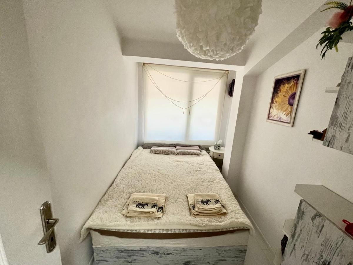 Town Place Apartment Kurdzhali Bagian luar foto